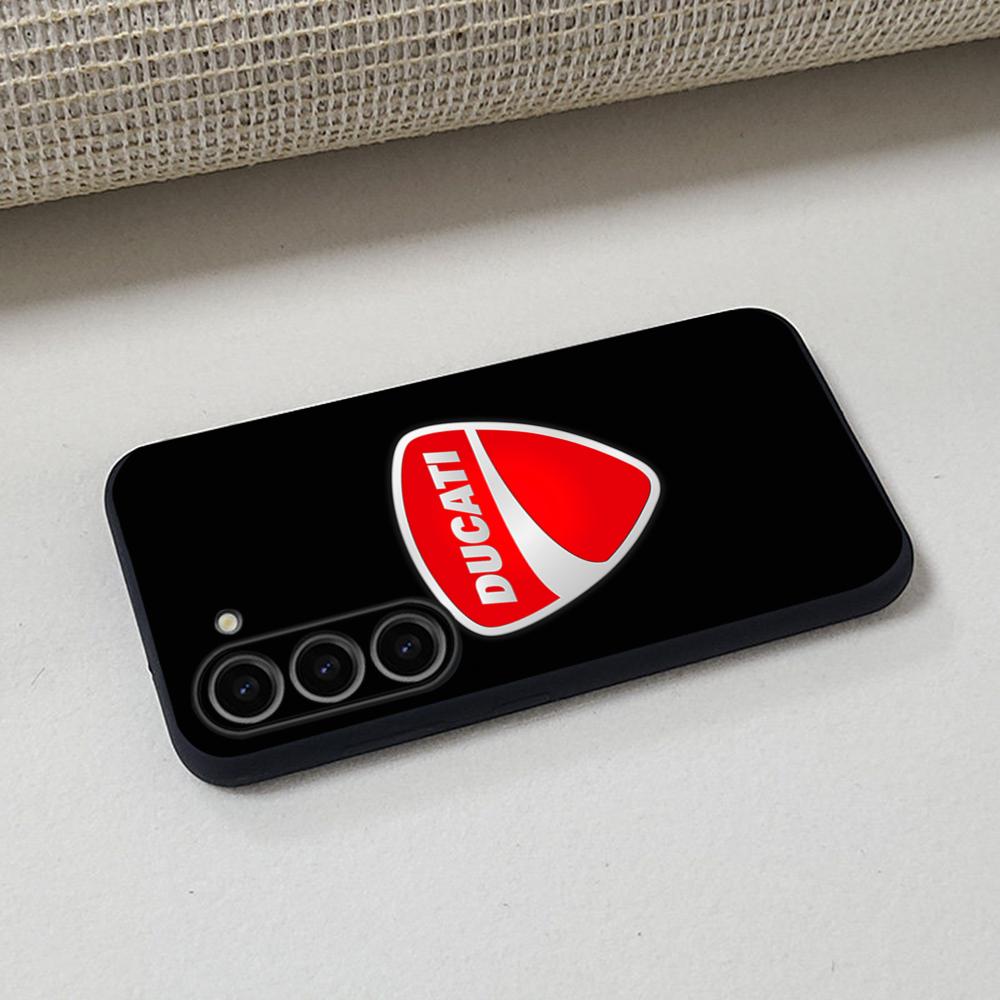 غطاء هاتف بتصميم أنيق من Cool  - مراجعة Computer Case وسعره